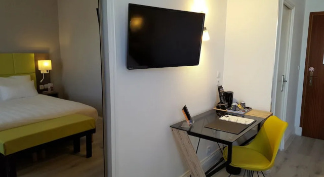 Номер Comfort Contact Hôtel le Provence