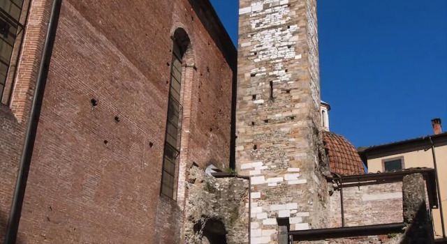 Il Teatro Romano, Забронировать Отель Отели Лукки с парковкой, рядом с Кафедральный собор Лукки, Парковка