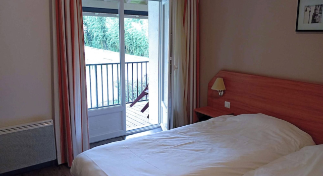 Standardowy dwuosobowy pokój i balkonem Hotel du Parc