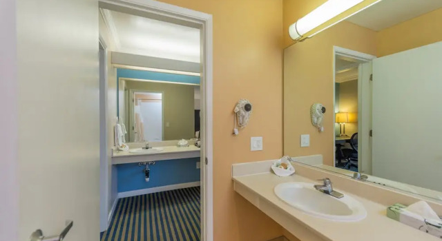 Номер Deluxe Ocean Pacific Lodge