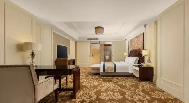 Номер Executive Lake Piedmont International Hotel