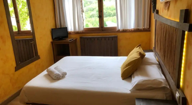Hotel Torrecerredo, Book Hotel Hotels in Asturias with Parking, Parking