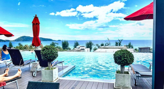 Апартаменты c 1 комнатой с балконом Studio Apartments With Shared Pool Near Patong Beach