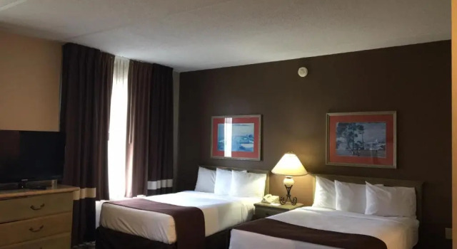 Четырёхместный полулюкс Hawthorn Extended Stay by Wyndham Conyers