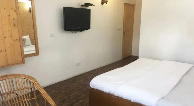 Hotel Fifth Season by OYO, Забронировать Отель Отели Пахалгам 3 звезды, 3*