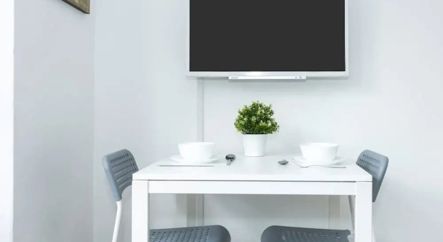 Modern Sleeps 5 - 1BR Home in Manchester