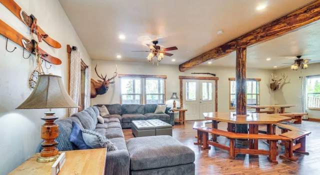 Brian Head Cabin  1 Mi to Resort: Ski + Mtn Bike, Varaa Hotelli Brian Head 