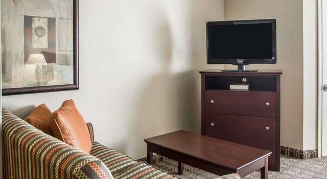 Люкс с балконом MainStay Suites St Robert - Fort Leonard Wood