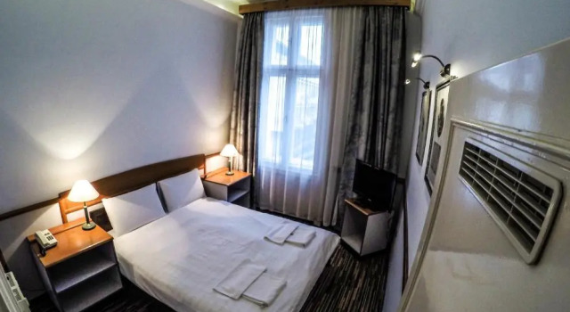 Korona Hotel, Забронировать Отель Отели в центре Ньиредьхаза, в центре