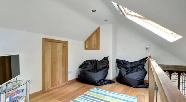 Bright Holiday Home in Saint Kew With Fireplace, Boek Hotel Saint Kew Cornwall
