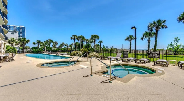 South Wind - 703, Забронировать Отель Отели Миртл-Бич с парковкой, рядом с Pine Lakes International Country Club, Парковка