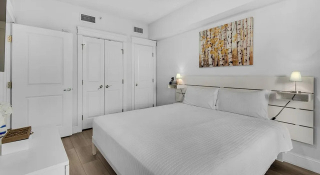 Steps From Baytowne Wharf With Pool & Private Beach Access, Rezerwuj Apartament Hotele w Emerald Coast z parkingiem, Parking