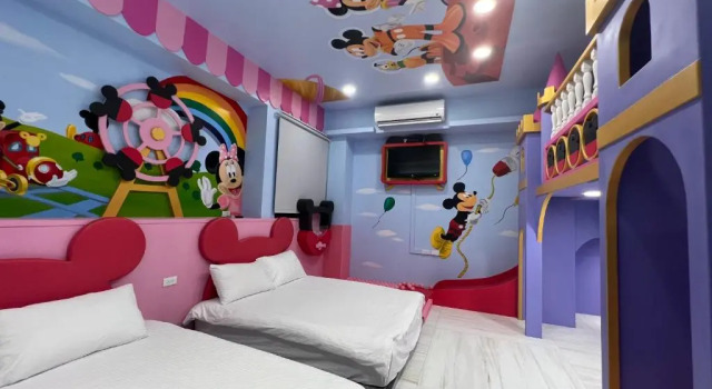 Коттедж с 3 комнатами Fun Holiday Family Hostel