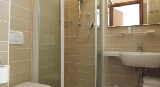 Трёхместный номер Standard с балконом Hotel Tura