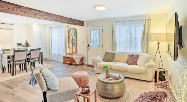Super Walkable! Historic Home in Dtwn Long Beach, Забронировать Отель Лонг-Бич Большой Лос-Анджелес, рядом с International City Theatre