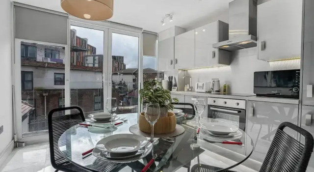 Апартаменты Superior Wembley Park High Spec 6 Apartment Block