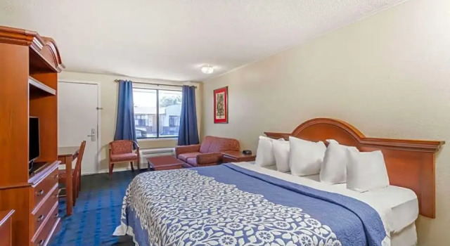 Номер Standard Days Inn by Wyndham Dover Downtown