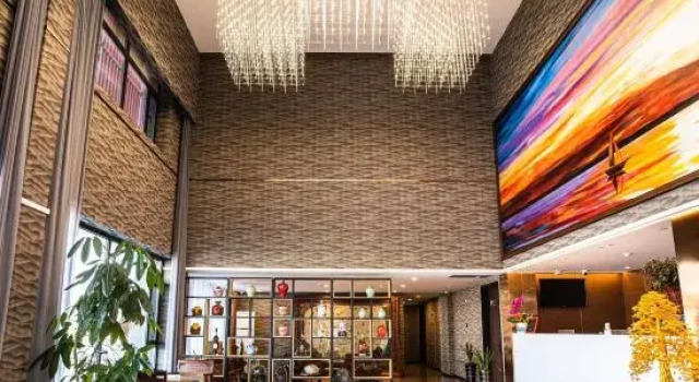 Homeinn Superior Cloud Hotel (Chaoyang Youyi Avenue Railway Station), Book Hotel Hotels in Liaoning with Parking, Parking