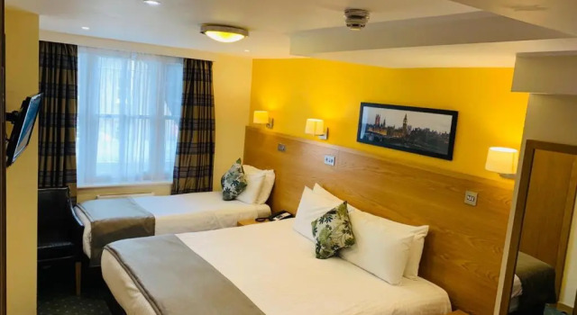 Трёхместный номер Standard Regency Hotel Parkside