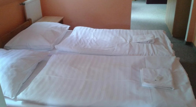Pension No 30 And Restaurant In Chaloupky, Reservar Hotel Korenov Jizera Mountains