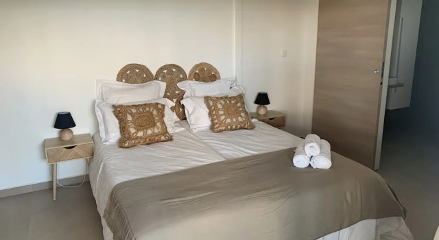 Nakolodge 2 chambres - piscine / jardin privatifs, Rezerwuj Hotel Hotele w Grande-Terre z basenem, Basen