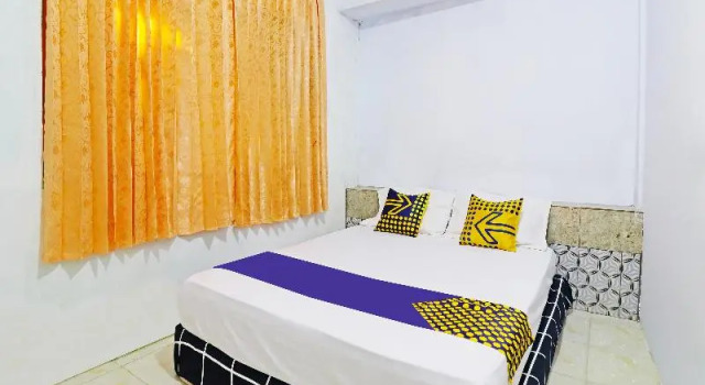 Номер Standard SPOT ON 91222 Kanjeng Mami Homestay Syaria