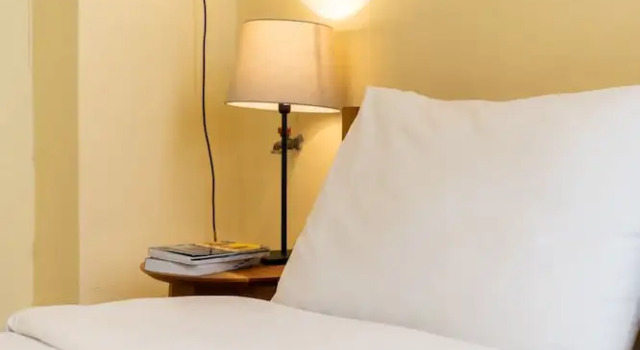 Naret Coliving - Hostel - Adults Only, Забронировать Хостел Отели Бангкока с парковкой, рядом с Спа-центр Health Land Сатхорн, Парковка