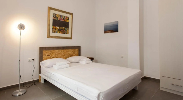 Spacious 4BR House Near Acropolis Roof Garden 12 Guests, Забронировать Дом для отпуска Виллы Афины, рядом с Музей Эл. Венизелоса, Вилла