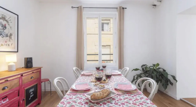 Central Narbonne with Rooftop Terrace, Забронировать Апартаменты/квартира Нарбон Од, рядом с Музей рельефов в Нарбоне