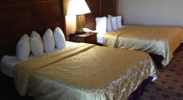 Четырёхместный номер Standard Hamilton Inn Select Beachfront Mackinaw City