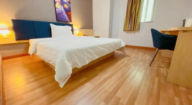 Двухместный номер Standard 7 Days Inn Shenzhen China World Trade Center Merto Station Branch