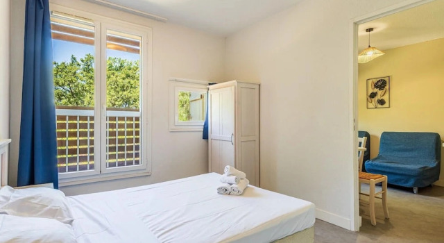 4-guest AC Apartment Near Beach