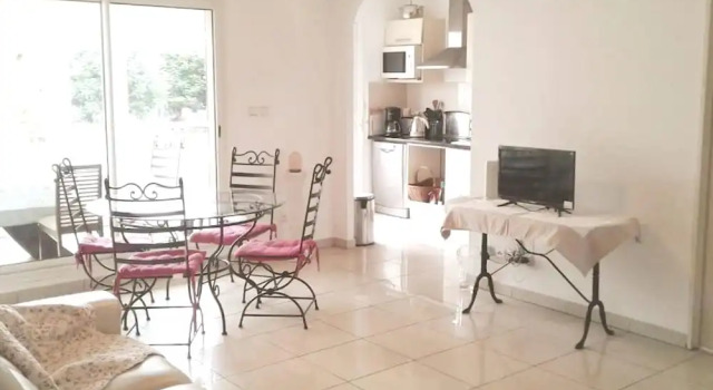 Apartment with One Bedroom in Sainte-Clotilde, with Wonderful Sea View, Furnished Balcony And Wifi - 40 Km From the Beach, 预订 公寓 圣克罗蒂德 圣丹尼斯