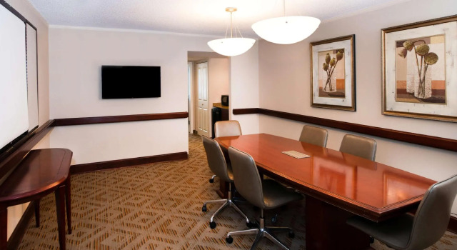 Люкс DoubleTree Suites by Hilton Hotel Philadelphia West