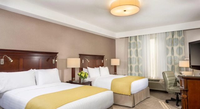 Четырёхместный номер Deluxe Ayres Hotel Laguna Woods - Aliso Viejo