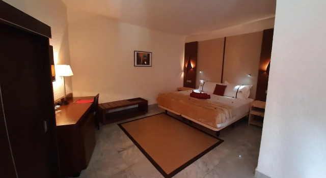 Iris Hotel, Book Hotel Dakar Dakar