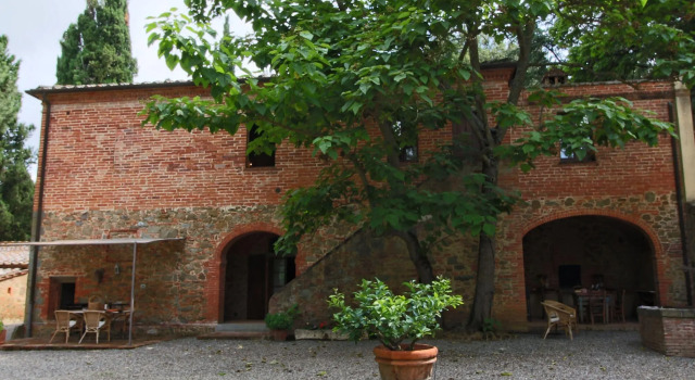 Cozy Villa in Sinalunga with Terrace, Buchen Sie Villa Villen in Sinalunga, Villa