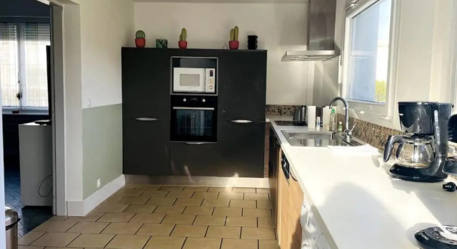 Коттедж с 3 комнатами Villa de charme avec jardin proche de la mer