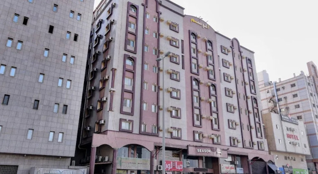 OYO 367 Season Hotel