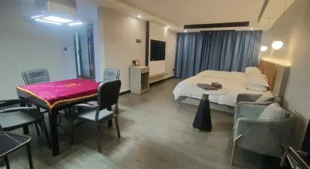 Люкс Deluxe The Garden Hotel