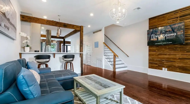 Spacious Townhouse close to FQ & City Hot Spots