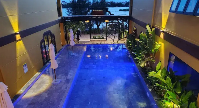 Двухместный номер Deluxe с балконом и с видом на бассейн LHeritage Riverside Hoi An