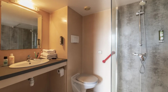 Трёхместная студия Cerise Nantes La Beaujoire
