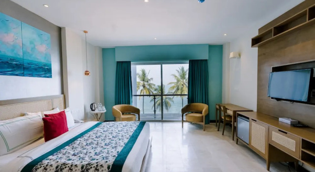 Двухместный номер Deluxe с балконом и рядом с пляжем Earls Regent Negombo "Golden Shore at Your Door - Find Your Dream Stay"