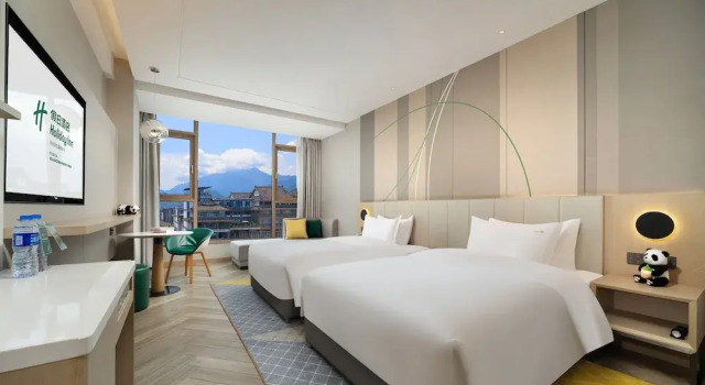 Четырёхместный номер Premium с видом на горы Holiday Inn Dujiangyan Ancient Town by IHG
