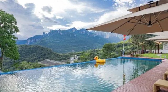 Yijianrugu B&B (Enshi Grand Canyon), Prenota Bed & breakfast Hotel a Enshi Prefecture con piscina, Piscina