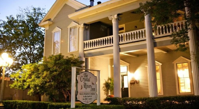 The Crystal River Inn, Забронировать Отель Отели Сан-Маркос 3 звезды, рядом с Техасский музыкальный театр, 3*