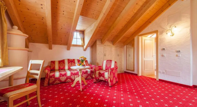 Четырёхместный номер Comfort Hotel Tolderhof