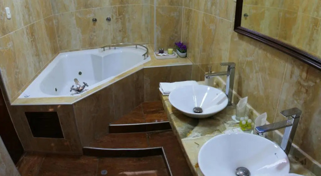 Suite Hotel Villa de Valverde