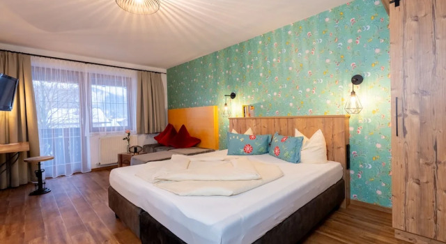Семейный номер Standard с балконом Hotel Krone Tirol